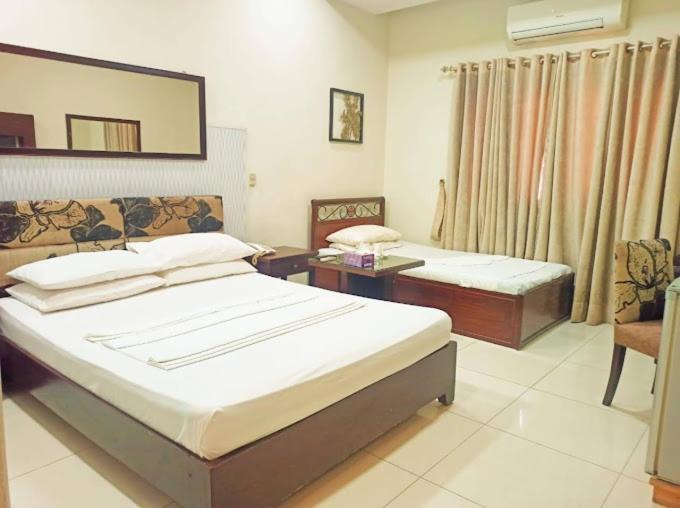 Hotel Silver Sand Multan Eksteriør billede