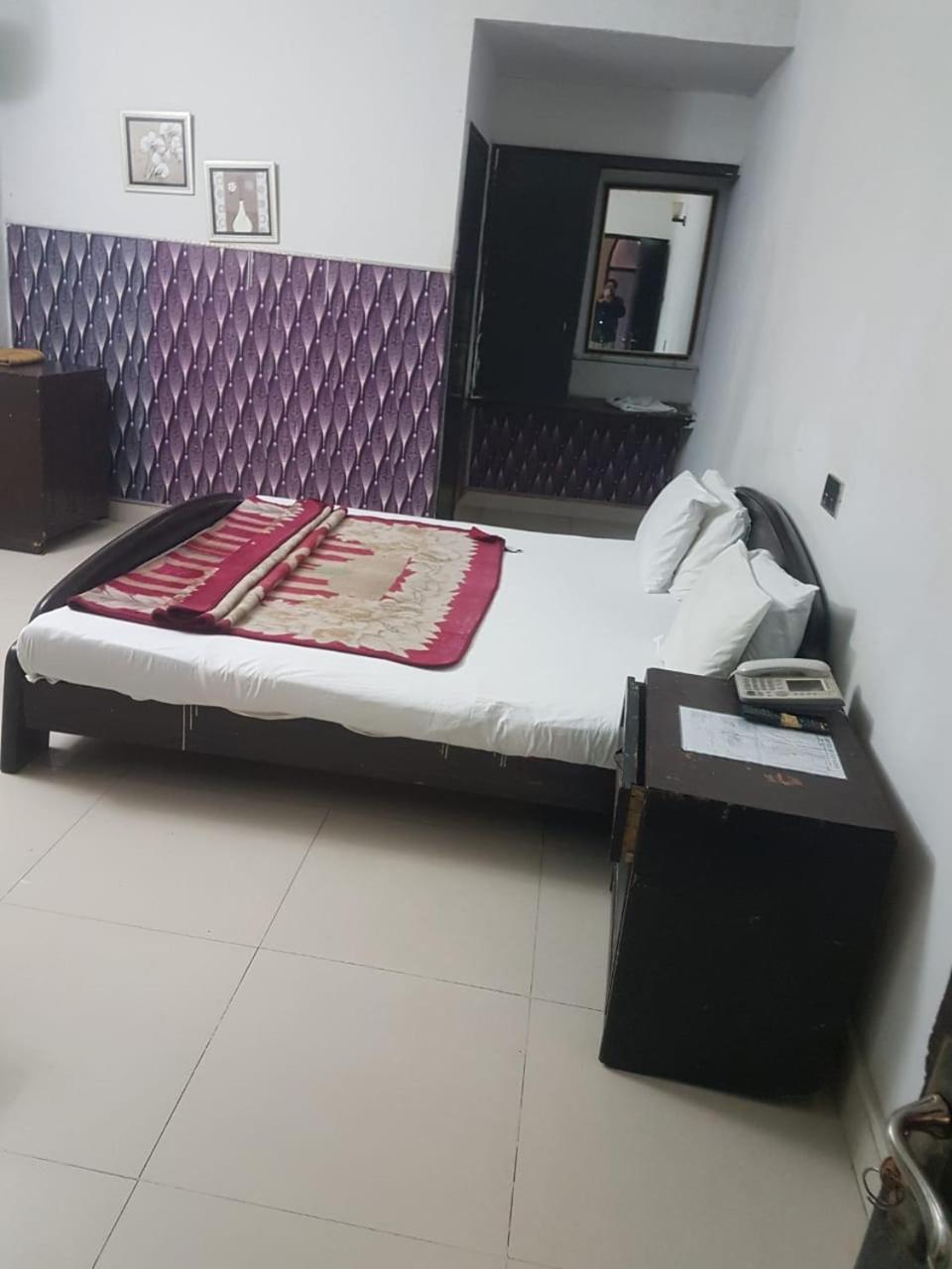 Hotel Silver Sand Multan Eksteriør billede